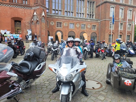 1. Halt am Frankfurter Rathaus